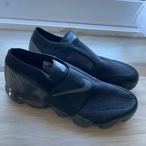 Men’s black Nike vapormax